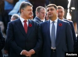 Президент Петр Порошенко и премьер-министр Владимир Гройсман, 9 мая 2016