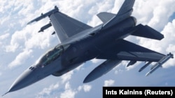 Истребитель F-16 