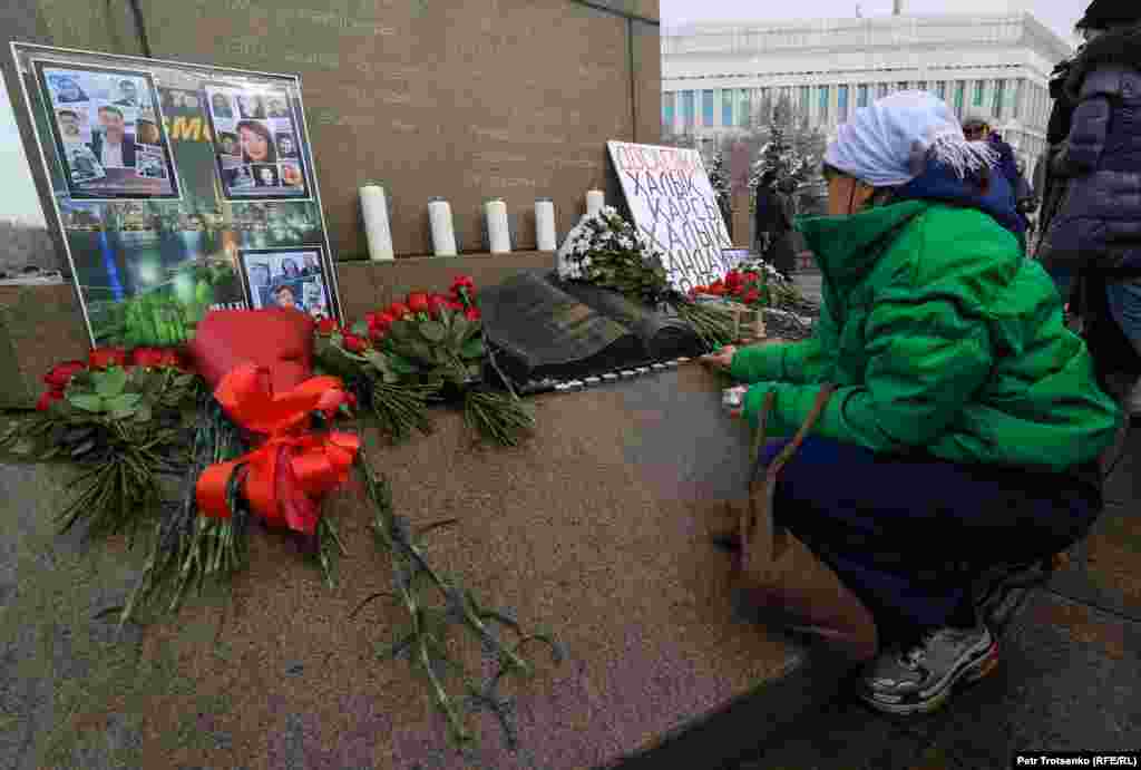 По сообщению Генеральной прокуратуры страны, в общей сложности во время январских протестов погибли 225 человек, еще 4,5 тысячи получили ранения. 18 января министр здравоохранения Казахстана Ажар Гиният сообщила на брифинге о смерти двоих пострадавших, которые находились в реанимации. Таким образом, официальное предварительное число жертв возросло до 227